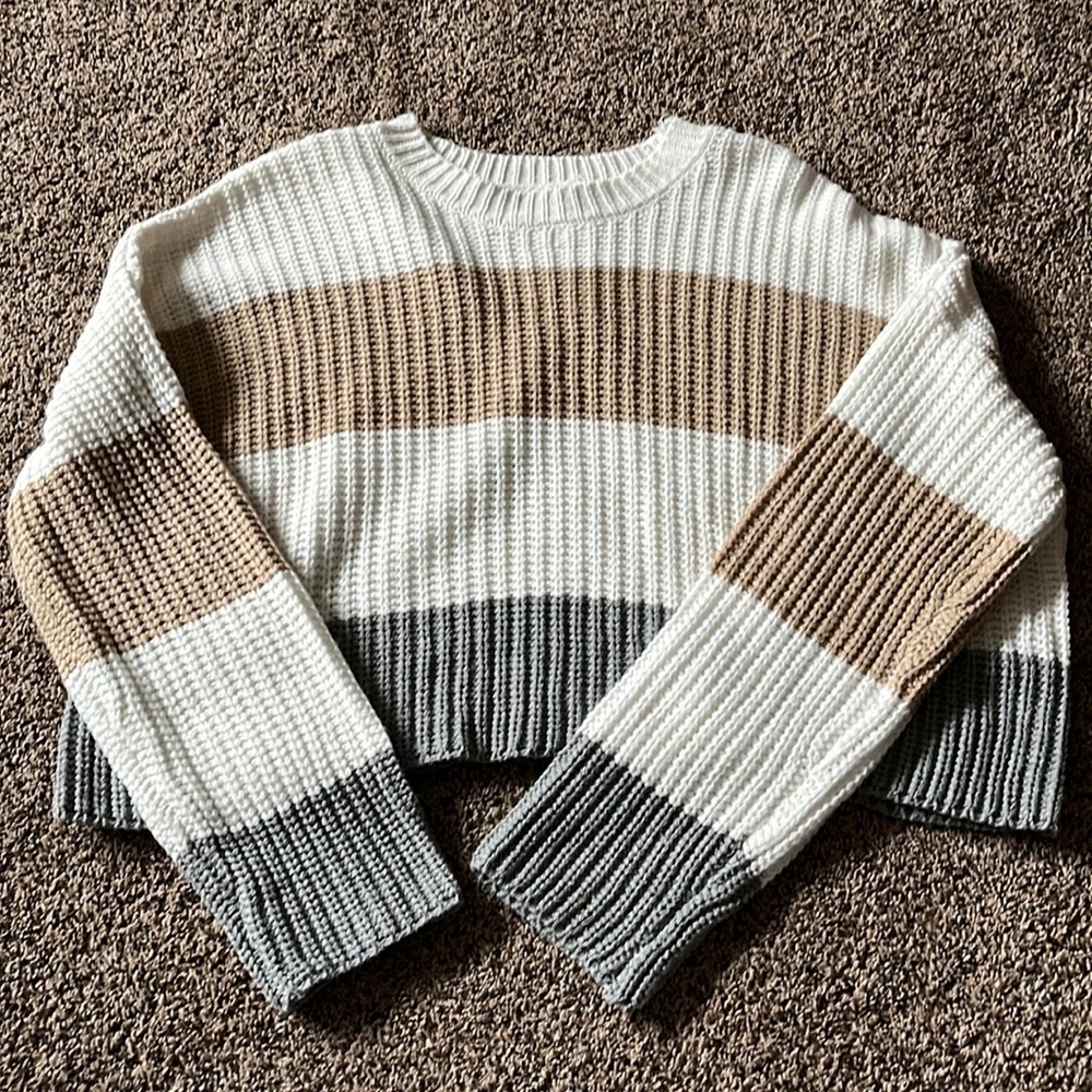 Wide sleeve sweater
